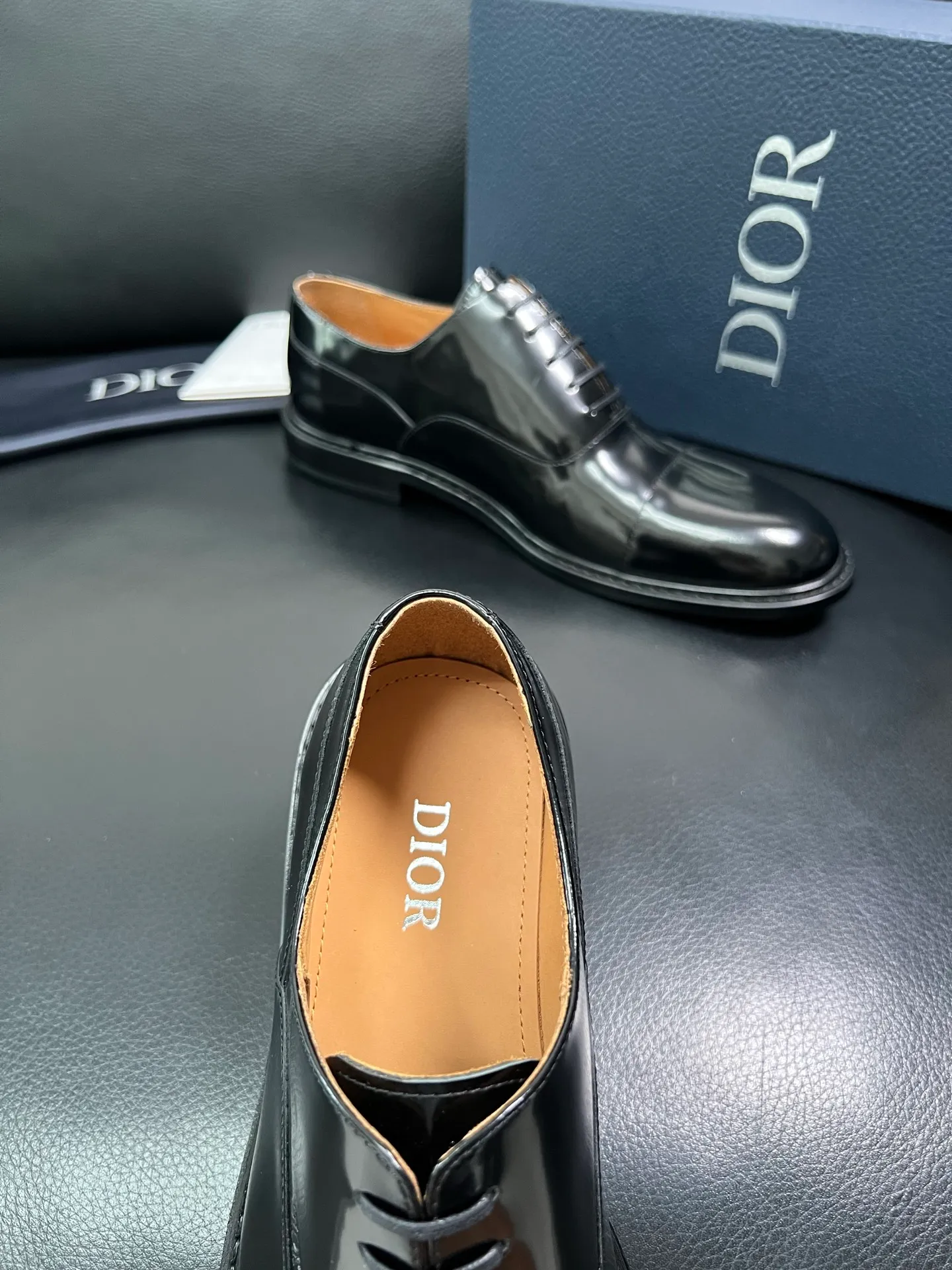 Men's shoes 💰940 Dior top purchasing agent, synchronized with Dior counters, original factory configuration, imported Italian cowhide, fully imported water-dyed cowhide lining, sole: original factory special supply, original sole super comfortable, original factory follow-up order 🔍🔍High quality, welcome to compare, code number 39-44 (can be ordered 38 45 46) 85868